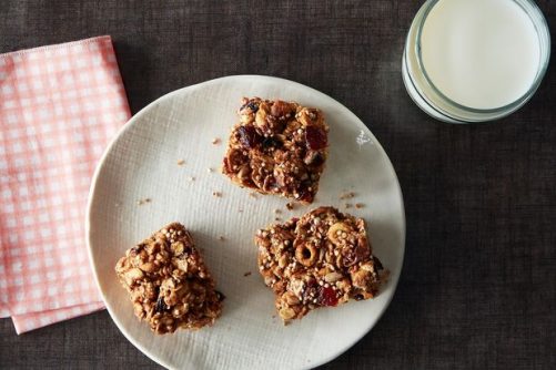 Oats and Quinoa Breakfast Bars|Craving Something Healthy