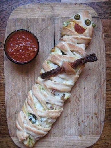 Mummy Calzone with Bloody Bolognese|Lollipopsicle