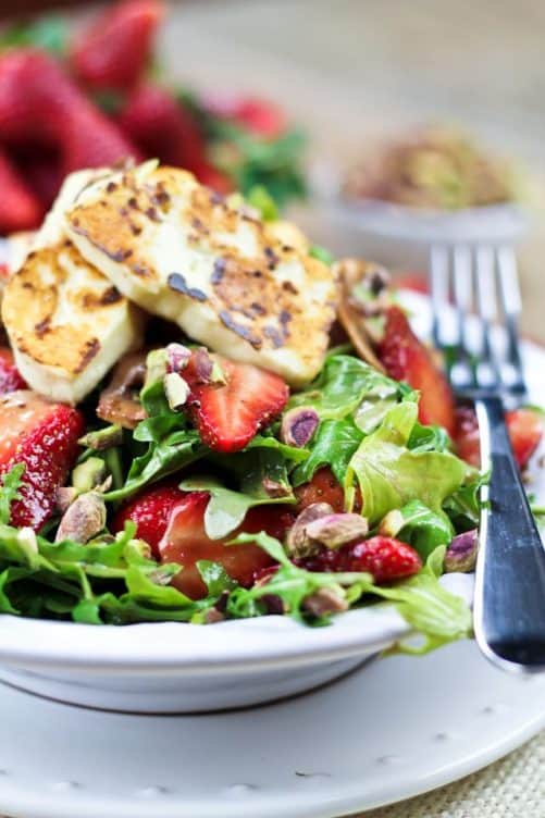 Strawberry Arugula Salad with Grilled Halloumi|The Healthy Foodie