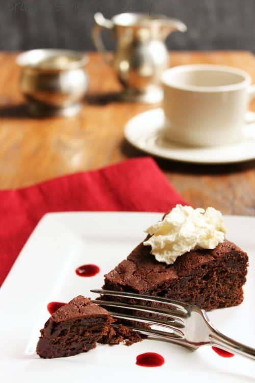 Low Sugar Flourless Chocolate Cake With Raspberry Sauce