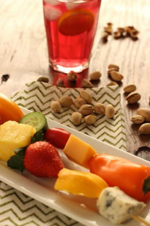 Pistachio Pairings: Iced Pomegranate Tea, Fruit, Vegetable and Cheese Skewers, and Pistachios|Craving Something Healthy #ad #SkinnyNut