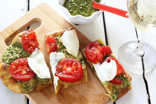 Grilled Pesto Tomato Flatbread|Craving Something Healthy