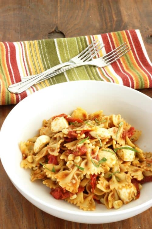 Roasted Tomato Caprese Pasta Salad|Craving Something Healthy