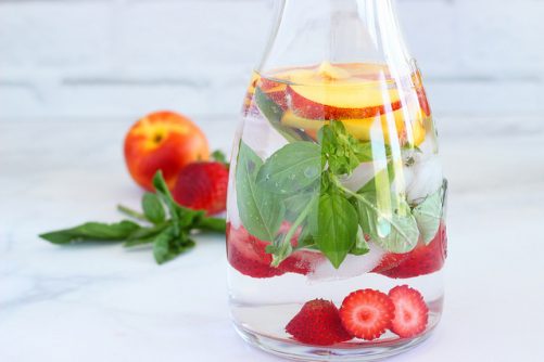 How to make pretty refreshing infused water|Craving Something Healthy