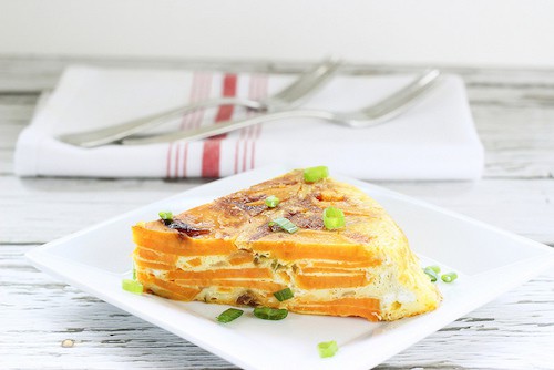 A perfect protein-packed breakfast with leftovers for dinner! Spanish Tortilla with Sweet Potatoes and Hatch Chilis|Craving Something Healthy