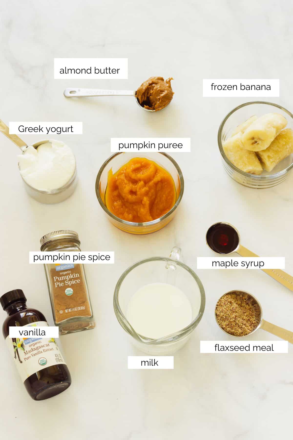 Ingredients needed to make pumpkin pie smoothie.