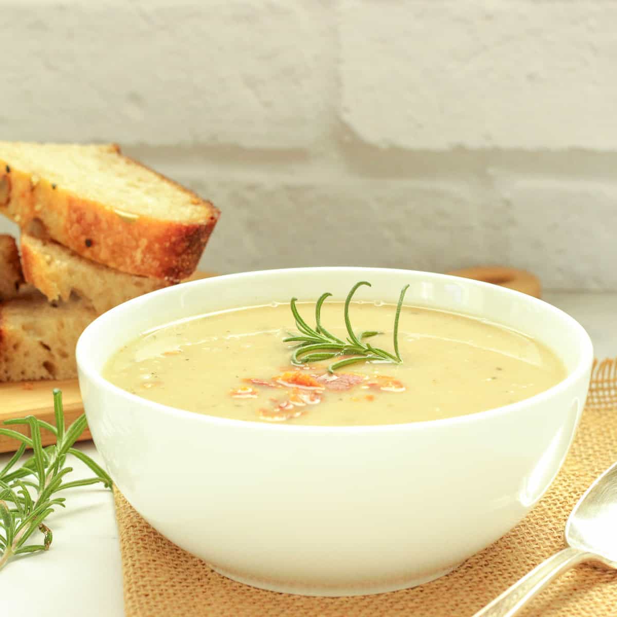 Creamy Fennel and White Bean Soup
